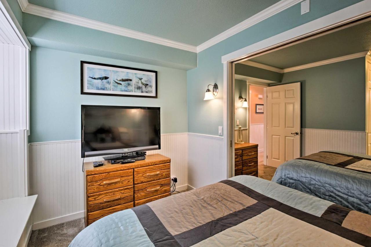 Beachfront Condo With Patio And Views - Walk To Shore! Lincoln City Bagian luar foto
